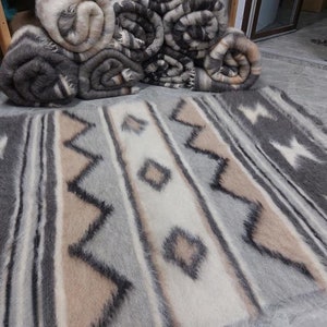 100% wool throw blanket, Warm plaid Geometric pattern queen size bed coverlet Natural home decor Housewarming Gift, Organic soft rug