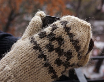 Patterned Womens mittens, Cozy Winter mittens, Warm Wool mittens fo women, Women's Knitted Mittens, Sheep wool mittens, Sheep wool gloves