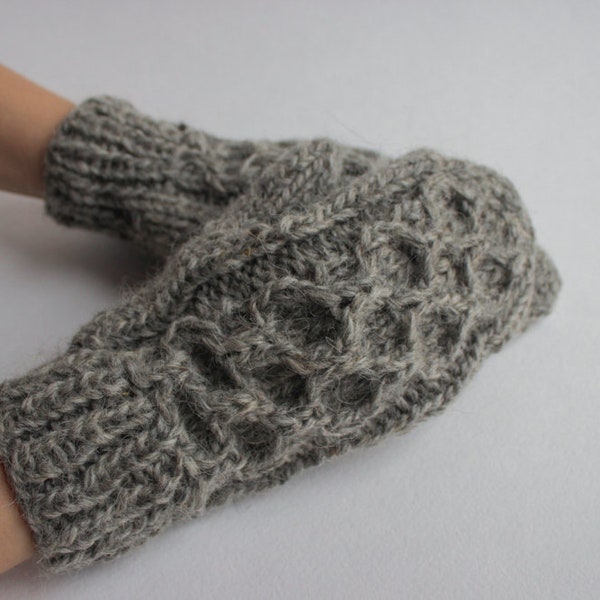 Gray Womens mittens, Cozy Winter mittens, Warm Wool mittens fo women, Women's Knitted Mittens, Sheep wool mittens, Sheep wool gloves