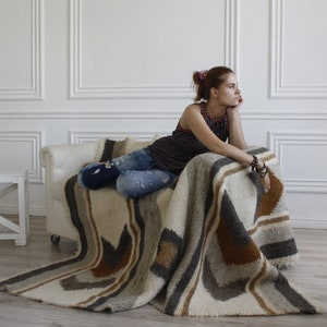 Swedish wool blanket
wool blanket Queen size bedspread
California king blanket
Natural organic underlay
Scadinavian wool blanket
Blanket thick Fluffy Wool Throw Warm
Woven Plaid
Mid century blanket handmade