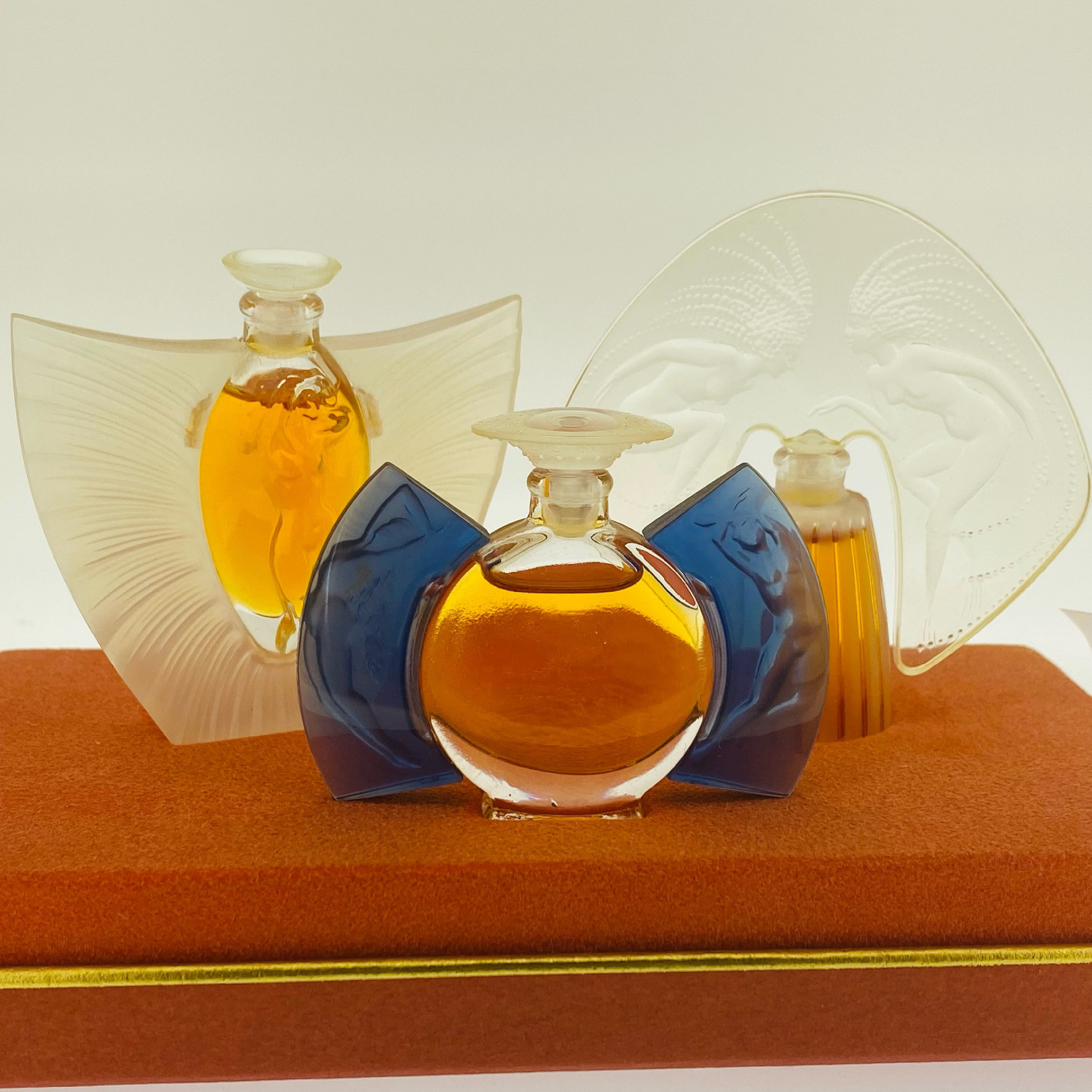Buy LALIQUE LES INTROUVABLES Edition Ultimate Collection 3 Miniature Deluxe  Parfum 4,5 Ml Lalique Cristal Online in India - Etsy