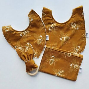 Baby gift set, newborn gift, baby shower gift, bee cotton bibs, super absorbent bibs, burp cloth
