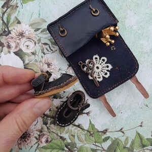 Ensemble de poupées miniatures Sac, chaussures • Mallette en cuir de couleur noire • Échelle ART BJD 1 à 6, 1 à 4 • Sac à main BJD en cuir avec chaussures, couronne...