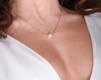 Minimalistische Perlen-Charm-Halskette, geeignet für den Gebrauch und ein stilvolles Geschenk – Muttertagsgeschenk, Geschenk für Mama