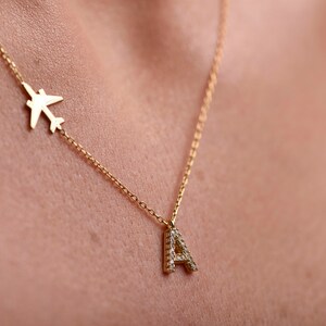 Collar de avión con letras de oro de 14K/collar de letras de diamantes/collar de aviones de oro/collar de letras personalizado