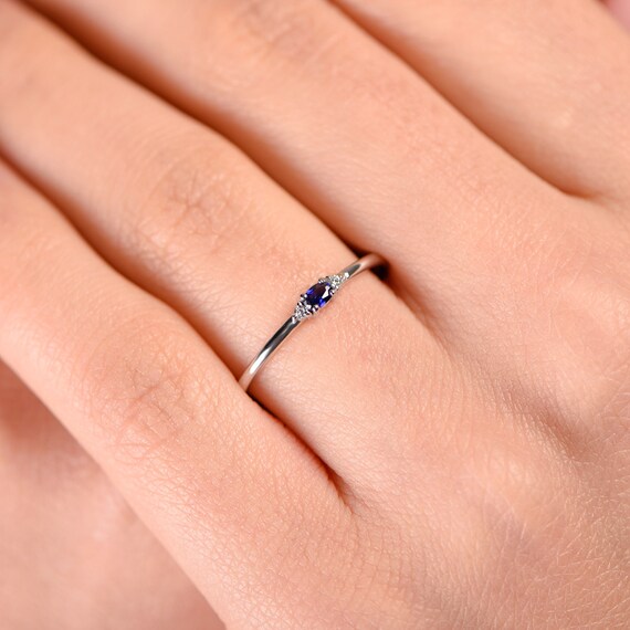 Thin sapphire ring sale