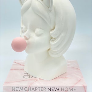 bubblegum Girl | Silhouette vase | Face vase | bumble gum
