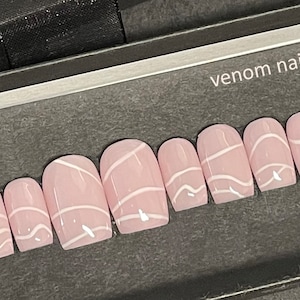 Simple Lines Gel Press on Nails