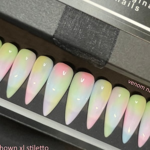 Pastel Aura Gel Pers op de nagels