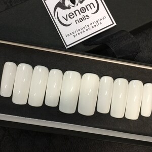 Simplicity Gel Press on Nails