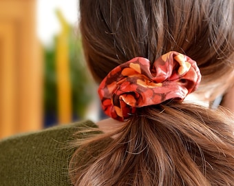 Brown velvet scrunchie with flowers, handmade - brown velvet hair accessory with ocher and pink floral pattern - artisanal creation