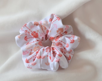 Pink satin scrunchie, handmade - white and red geometric pattern for women - artisanal creation