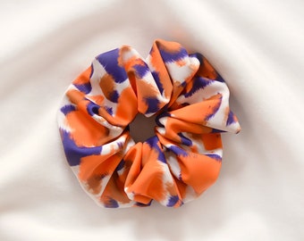 Women's satin scrunchie, handmade - fabric printed with blue and orange patterns - artisanal creation