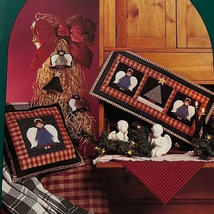 Angel&#39;s Christmas - Designed by Lisa Seely for Calico Garden Patterns/Christmas Wall Quilt/Pillow & Raffia Bow/Patterns and Instructions/