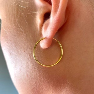 Medium Gold Hoop Earrings, 18K Gold Plated Hoop Earrings UK, Plain Gold Hoops For Women, Silver Dainty Thin Earrings in Gold - Gift For Her
