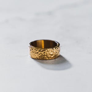 Mens Ring, Hammered Gold Band Ring - 18K Gold Band Ring Men - Chunky Gold Ring - Gold Pinky Ring - Rings for Men - Mens Jewelry Signet Ring