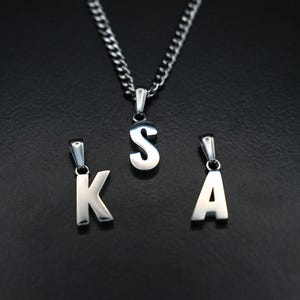 Collar de cadena con inicial - Collar con inicial en negrita para hombre/novio - Collar para él - Collar de plata para hombre - Cadena con colgante