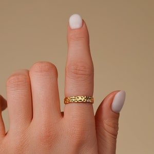 18K Gold Band Ring - Gold Signet Ring Women - Gold Rings for Women - Adjustable Dainty Ring - Ladies Silver Ring - Hammered Ring