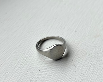 Silver Matte Signet Ring - Mens Ring - Brushed Silver Rings for Men - Oval Pinky Ring - Mens Jewellery - Gifts For Him - By Twistedpendant