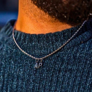 Collar para hombre, collar con micro inicial, cadena de plata con inicial, colgante de inicial personalizado, collar con nombre para hombre, regalo de joyería para hombre