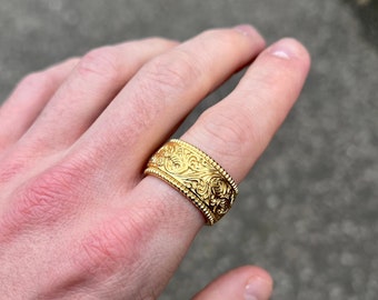 Mens Ring, 18K Gold Chunky Patterned Gold Band Ring - Mens Signet Ring - Thick Pinky Ring - Rings for Men - Mens Jewelry - By Twistedpendant