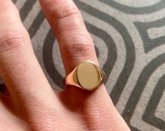 Mens Ring - Rose Gold Signet Ring Men -  Mens Pinky Gold Signet Ring Mens - Gold Pinky Rings for Men - Mini Oval Rose Gold Ring - Gifts Men