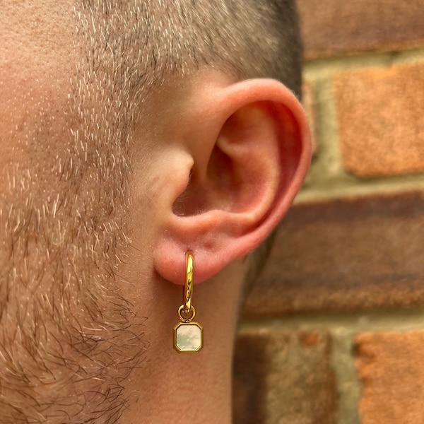 Heren oorbellen - 18K Gold Dangle Hoop Earrings - Mens White Pearl Dangle Earring - Drop Oorbellen voor mannen - Mannelijke oorbellen door Twistedpendant