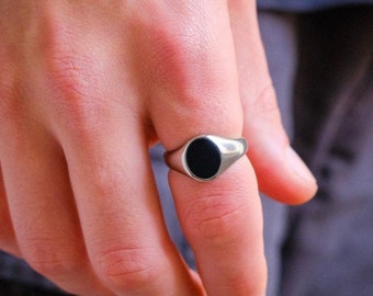 R.ALAGAN SIGNET RING /ONYX 3号 Onyx Signet Ring | Christian Rings | Elevated Faith