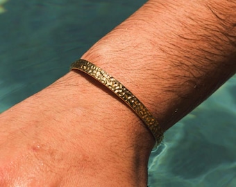 Mens Gold Cuff Bracelet, 18K Gold Hammered Bangle Cuff Bracelet for Men, Mens Gold Stainless Steel Bangle, Mens Jewellery by Twistedpendant