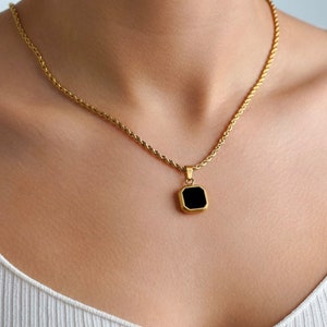 Colliers pour femme, collier en or 18 carats avec pendentif en pierre d'onyx noir, collier de pierres précieuses pour femme, cadeau collier délicat et mignon pour petite amie