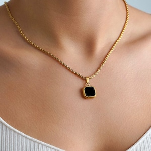 Colliers pour femme, collier en or 18 carats avec pendentif en pierre d'onyx noir, collier de pierres précieuses pour femme, cadeau collier délicat et mignon pour petite amie