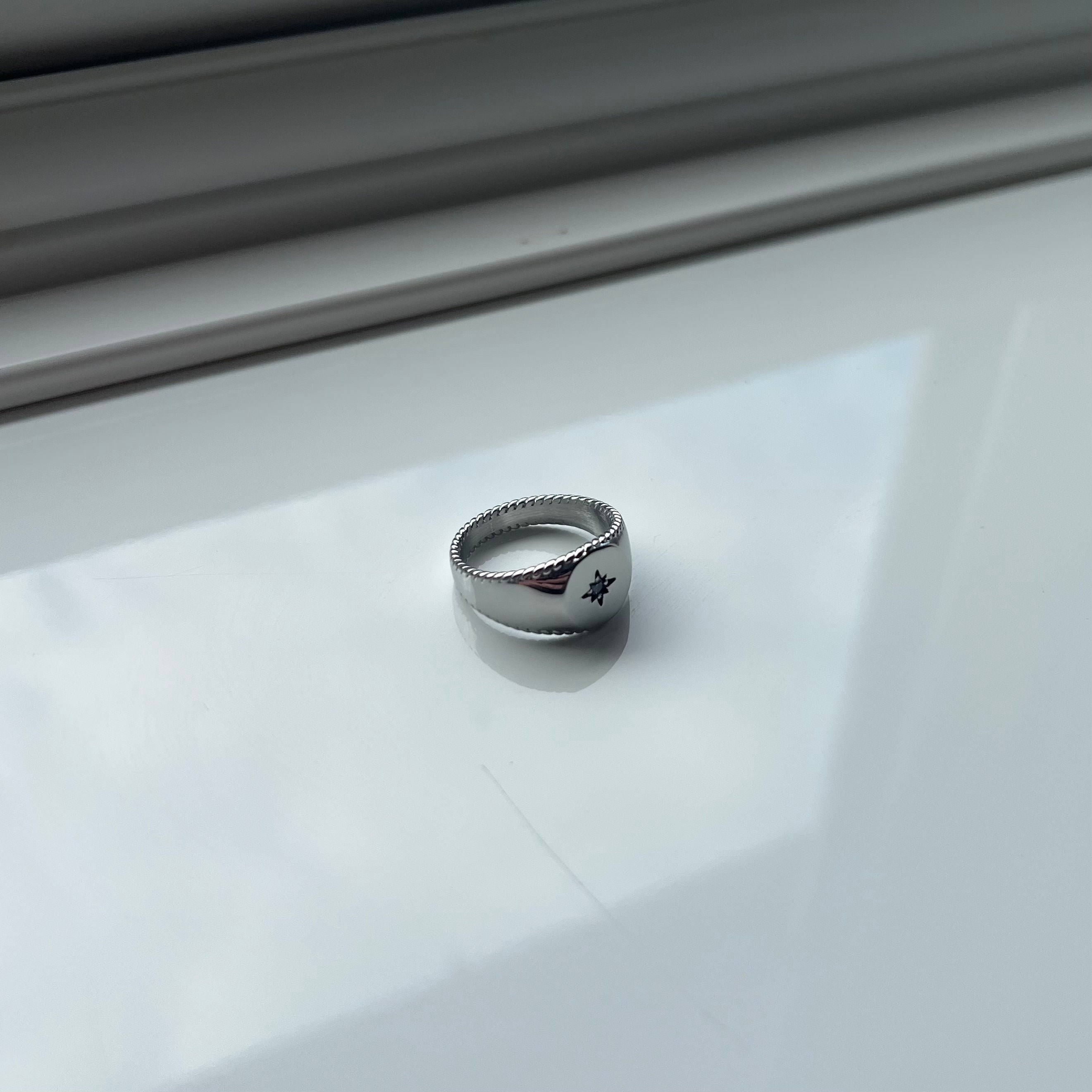 Nordstern Siegelring Männer, kleiner Finger / Fingerring Herren, Silber Siegelringe für Männer - Herrenschmuck - 18K Gold Ring gedrehter Anhänger