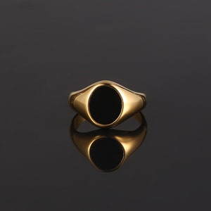 18K Gold Signet Ring Men - Mens Gold Rings - Onyx Ring for Man - By Twistedpendant