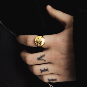 Bague pour homme, bague carte du monde en or pour homme, grandes bagues en or, chevalière pour homme, cadeaux d'anniversaire pour homme / cadeaux bijoux pour lui - bagues en or