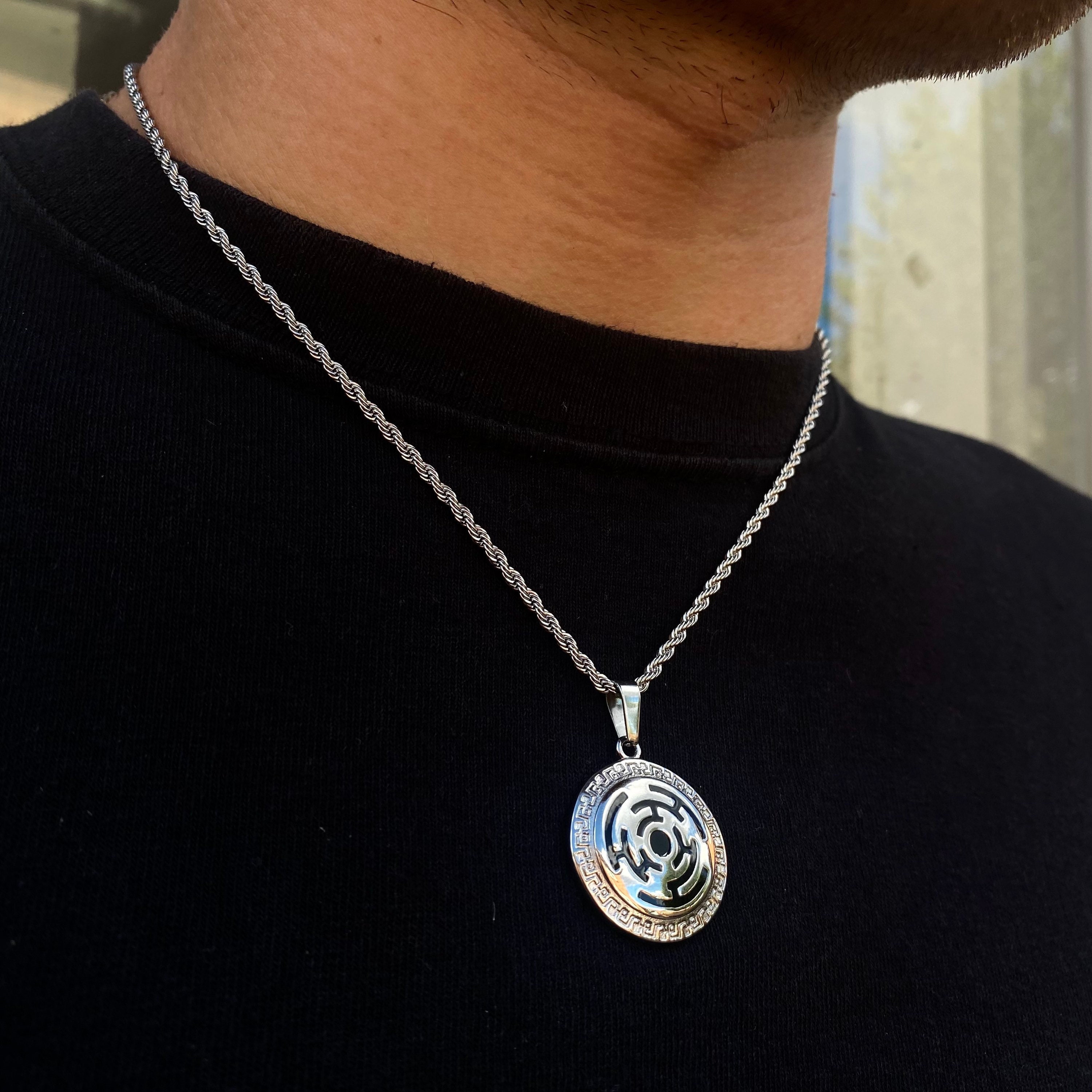 【massnoun】PENDANT 925 SILVER NECKLACE 925 Sterling Silver Paved CZ People On Crescent Moon Pendant