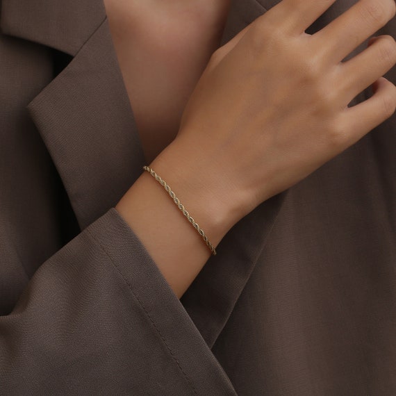 Dainty Diamond bracelet in solid gold - Elegant Jewel Box | Fine Jewellery