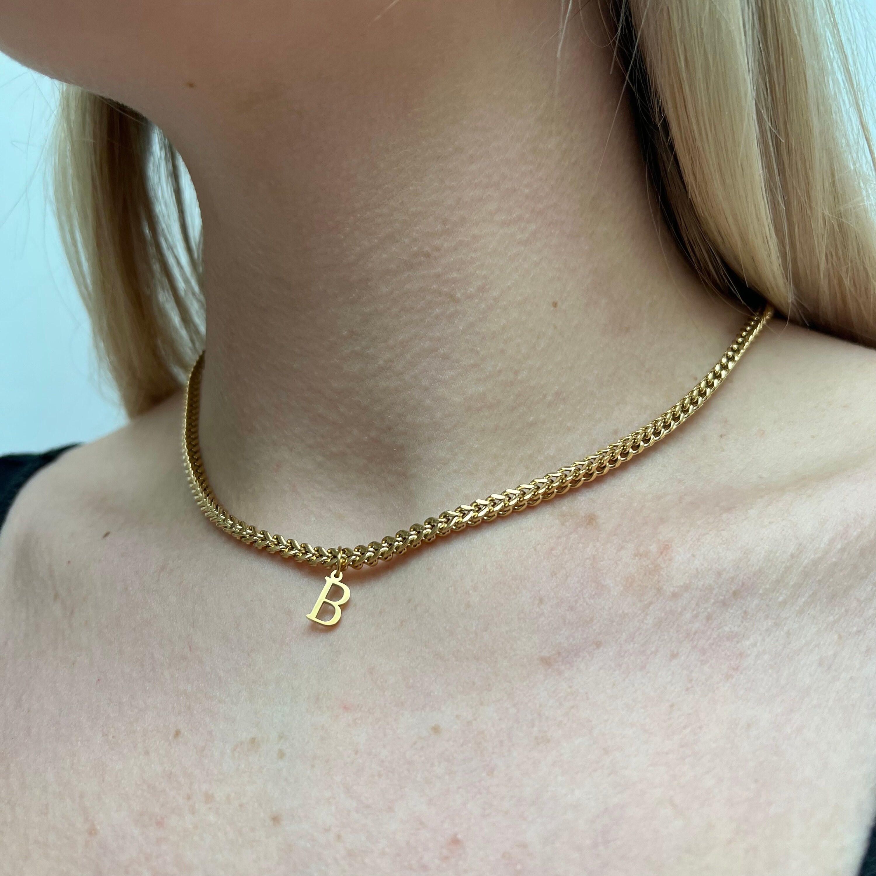 Video su Qual è Collana con pendente in argento sterling personalizzato con iniziali per regali unici