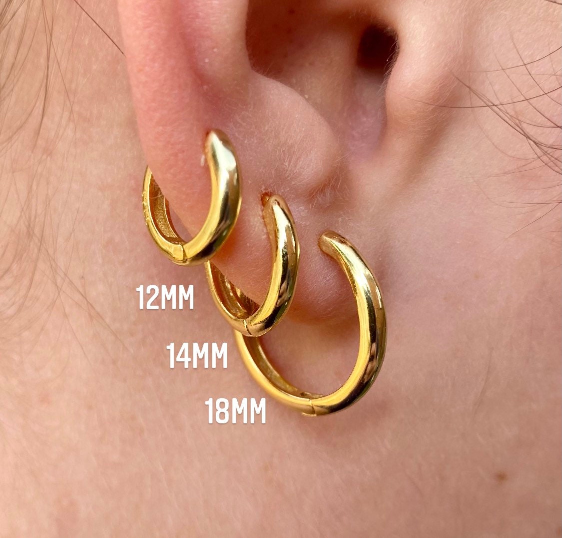 Orecchini A Cerchio Huggie Oro 14kt 18mm - Piccoli Cerchi Spessi E Testurizzati Per Donna, Gioielli Versatili E Leggeri