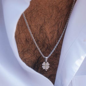 Colgante para hombre - Collar con colgante de trébol de plata para hombre - Colgante con dije de trébol de plata - Joyería para hombre - Dije de plata con cadena, regalos para él