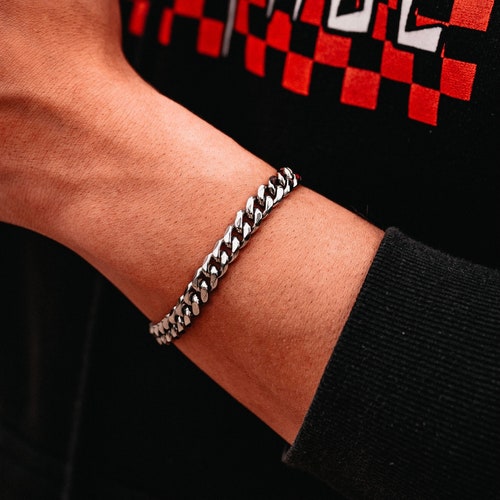 thumbnail image 2 of 8mm Extra Thick Stainless Steel Tank Chain Bracelet – 316L Unisex Men’s Arm Chain 23cm 2 of 5