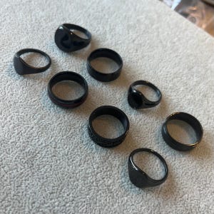Herrenring - Schwarzer Ring - Herrenring - Herrenring - Siegelring - Schwarzer Siegelring - Herrenringe - Herrenschmuck - Von Twistedpendant