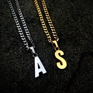 Collar para hombre, collar con inicial en oro de 18 quilates, collar con letra pequeña de plata para hombre (Reino Unido), joyería para hombre, regalos para él.