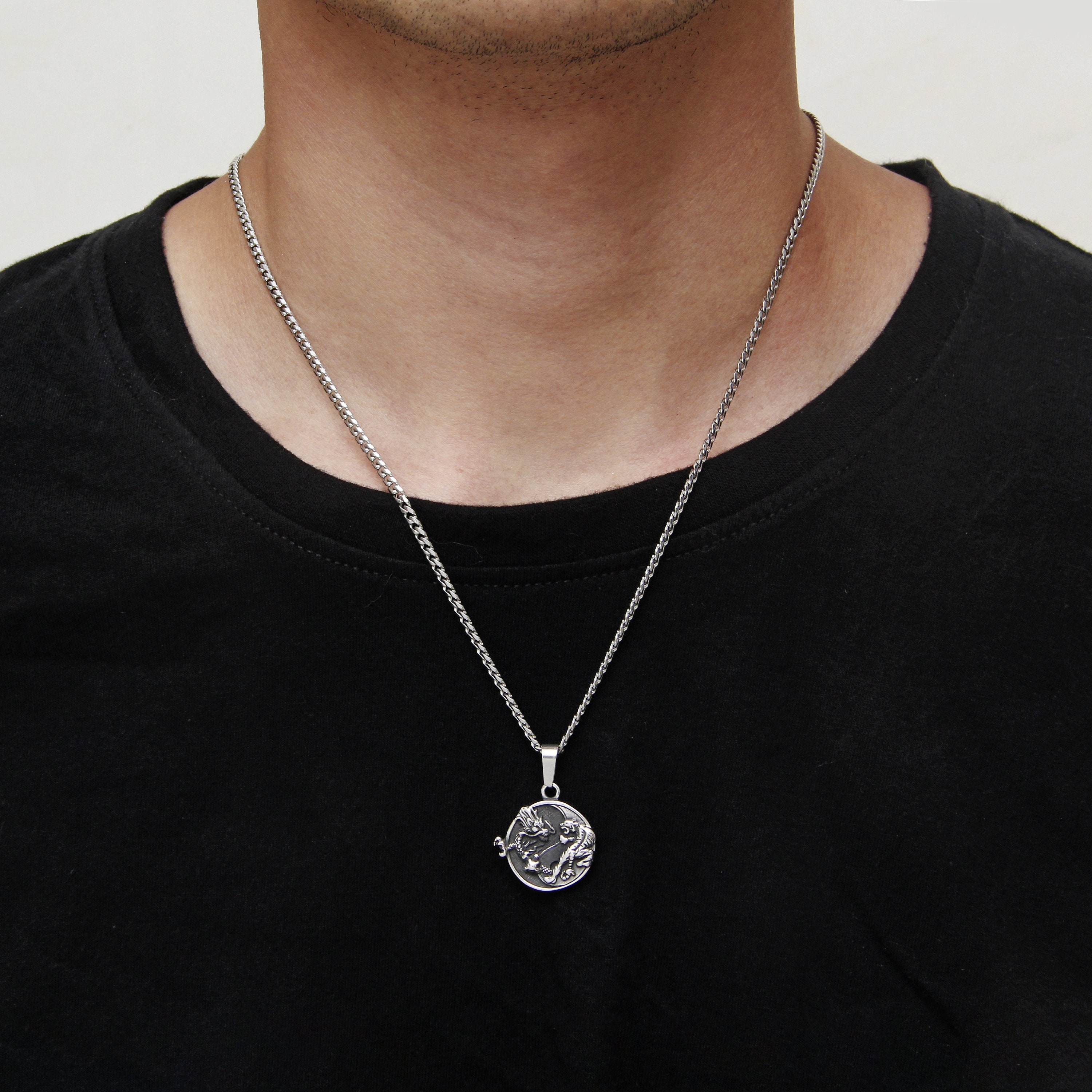 Collana con drago da uomo, ciondolo a forma di spada