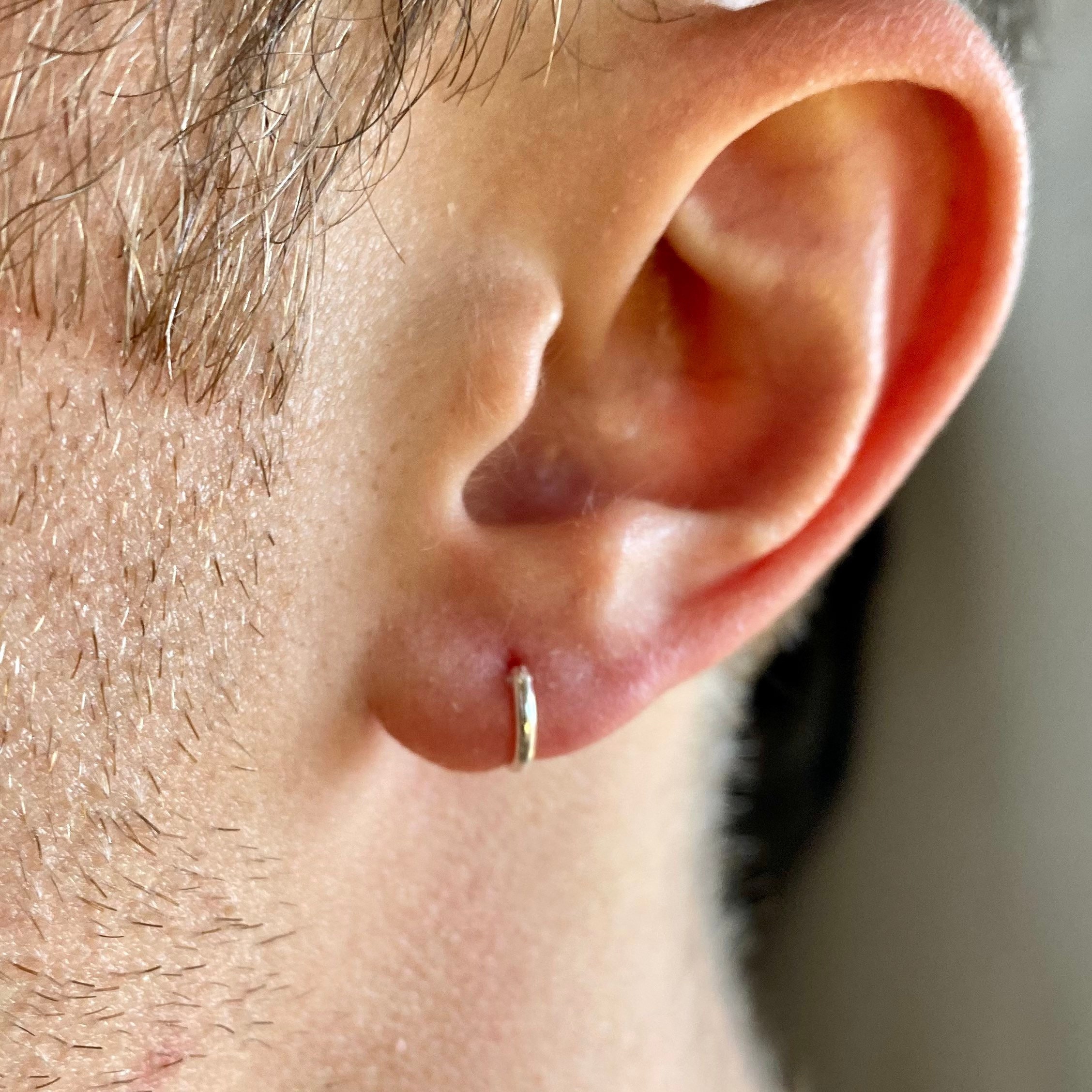 Kaholo Single Unisex Men's Silver Hoop Earring