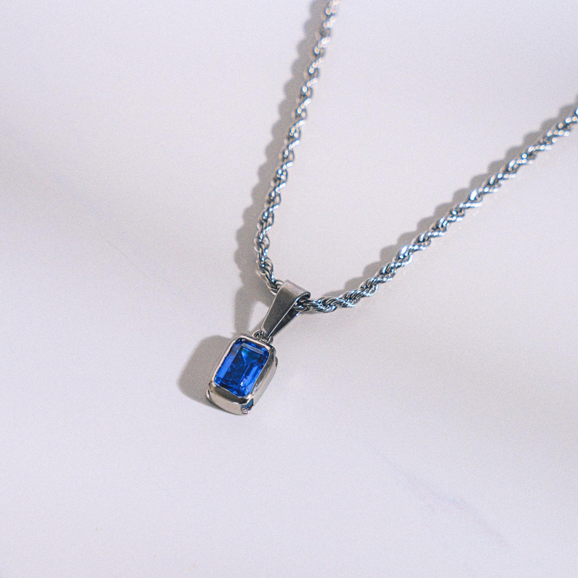 【New Arrivals】シルバー925ペンダントblue sapphire Mens Silver Blue Gem Pendant Necklace - Blue Sapphire Styled