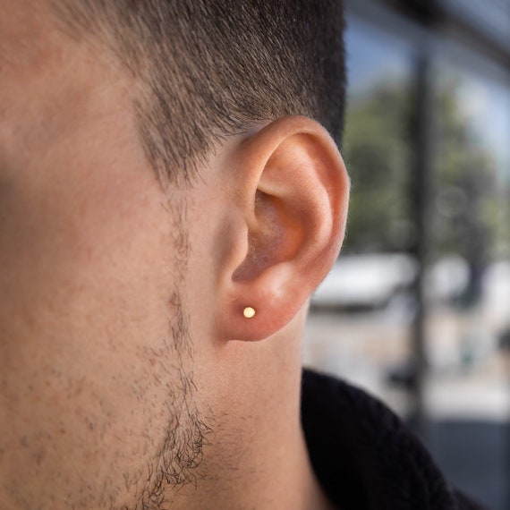 Experience 157+ gold earrings for men