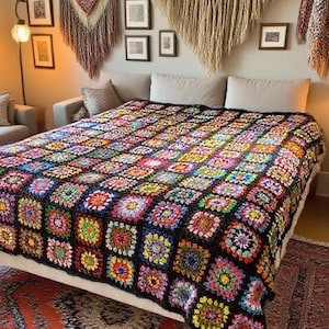 Manta de ganchillo cuadrada de la abuela tejida a mano: colcha colorida