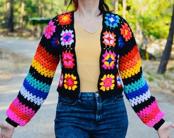 Cárdigan de crochet hecho a mano: Chaqueta colorida de cuadros de abuela