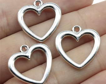 C 30PCS Antique Silver Tone Heart Charm Pendant GGS36