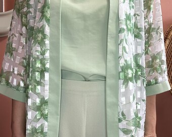 Vintage 1980s white green natural print kimono/ sage green flower cardigan OSFM